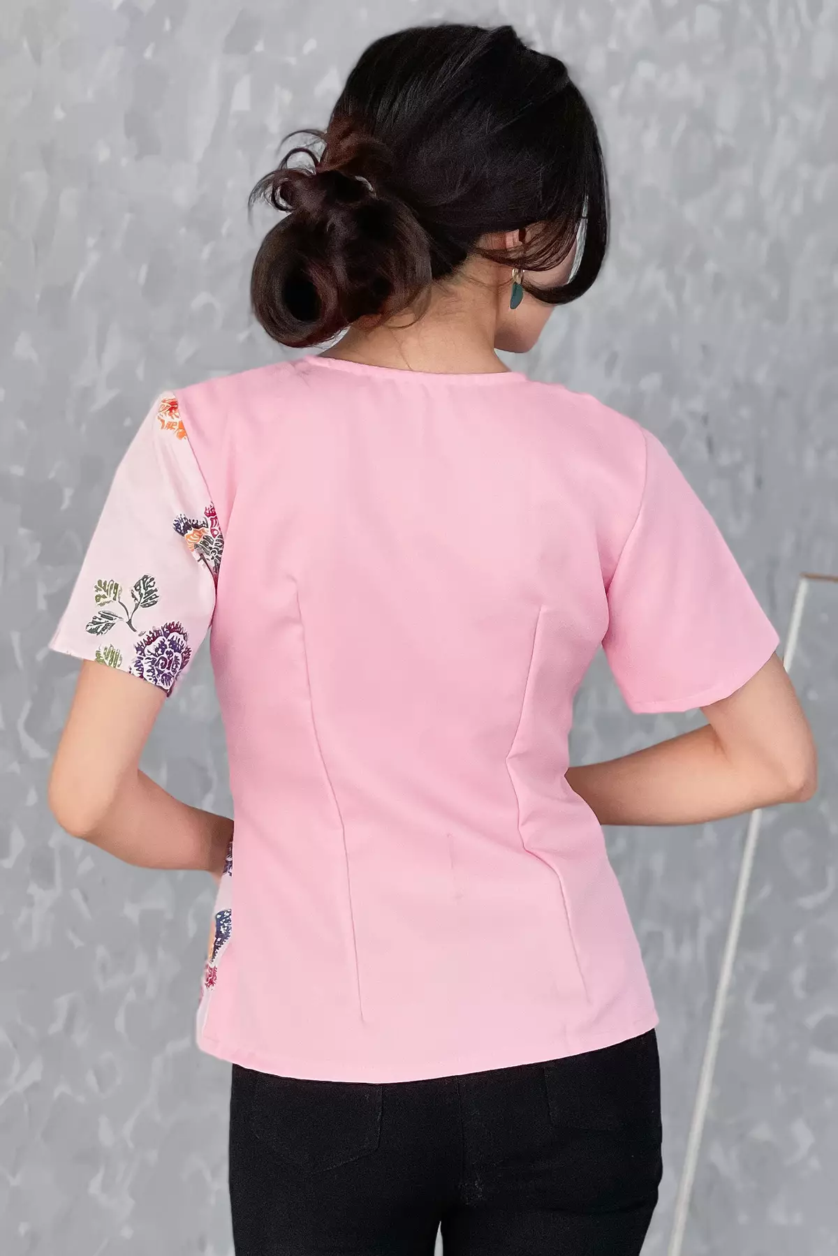 Hiranya Encim Pink Kebaya