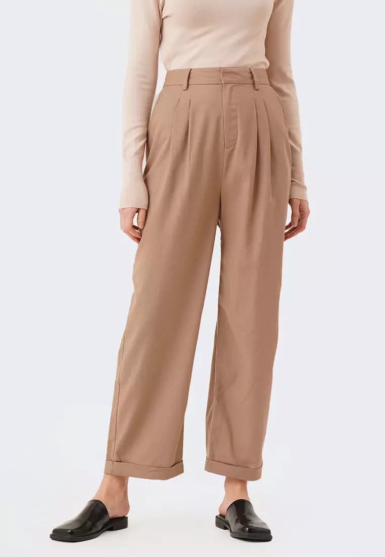 Pleated cuffed khakis top