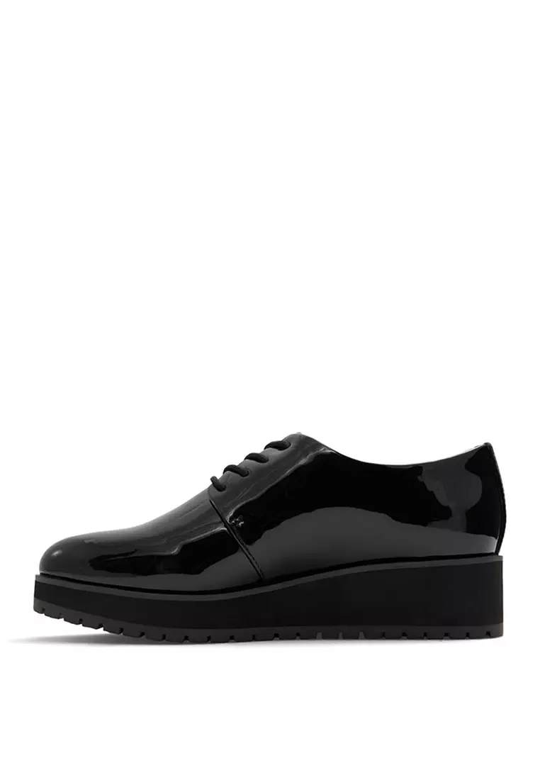 Wedge tie up shoes top