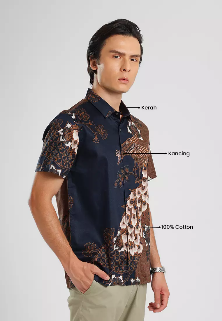 MANZONE - Kemeja Batik Lengan Pendek Pria Wanayasa Modern Fit - Navy Warna Navy