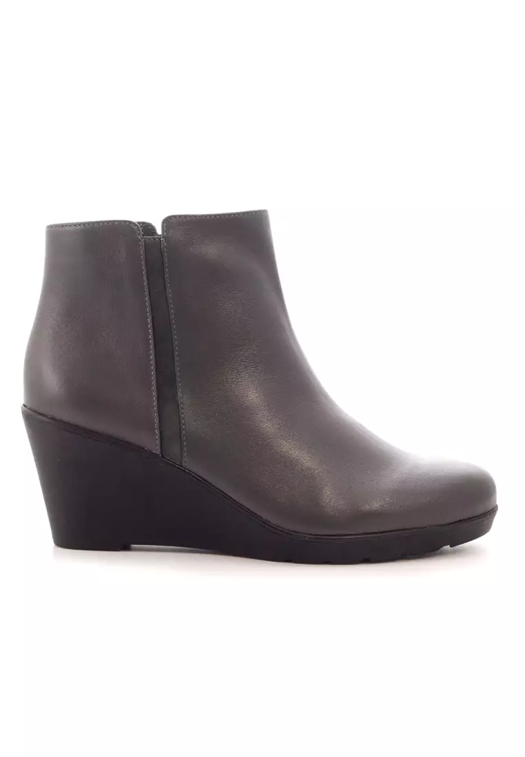 Wedge chelsea clearance boots womens