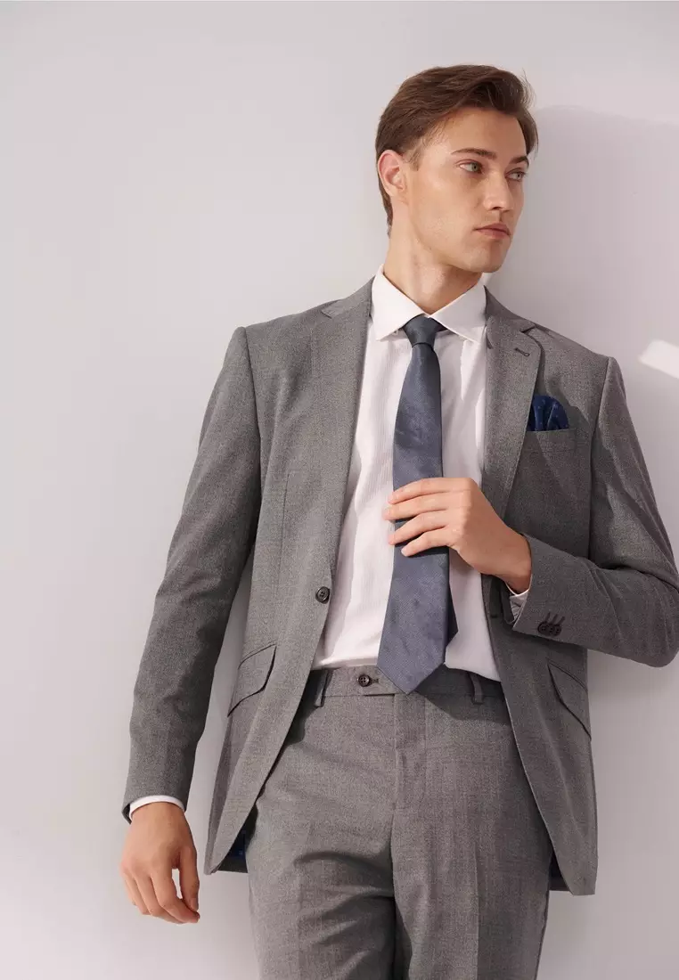 鐵灰色修身西裝外套