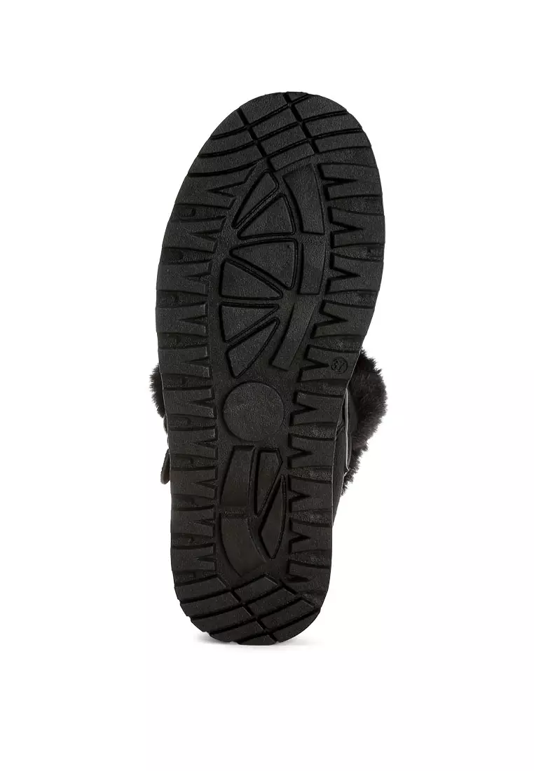 Pin Buckle Detail Snow Boots in Black