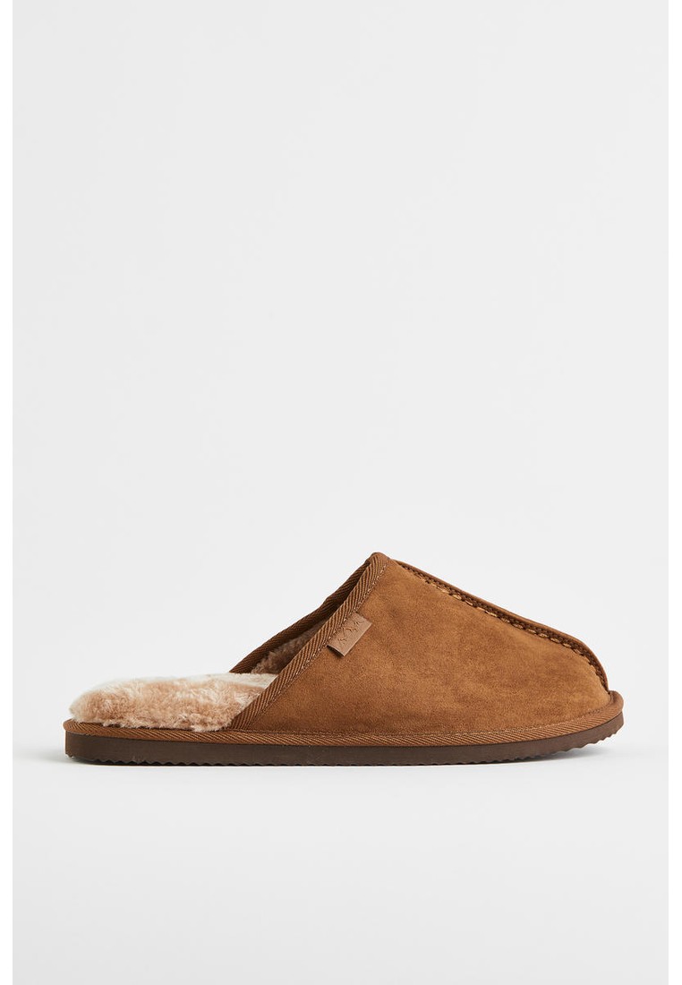 Pile-lined slippers