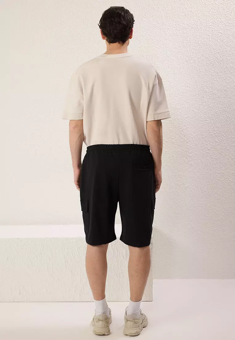 Black Oversize/Wide Cut Hidden Cord Elastic Waist Cargo Pocket Labeled Shorts TMNSS24SR00018