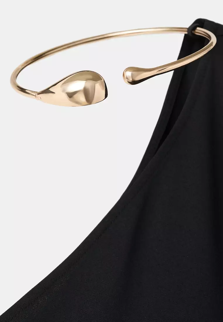 企領連身裙配泡泡袖