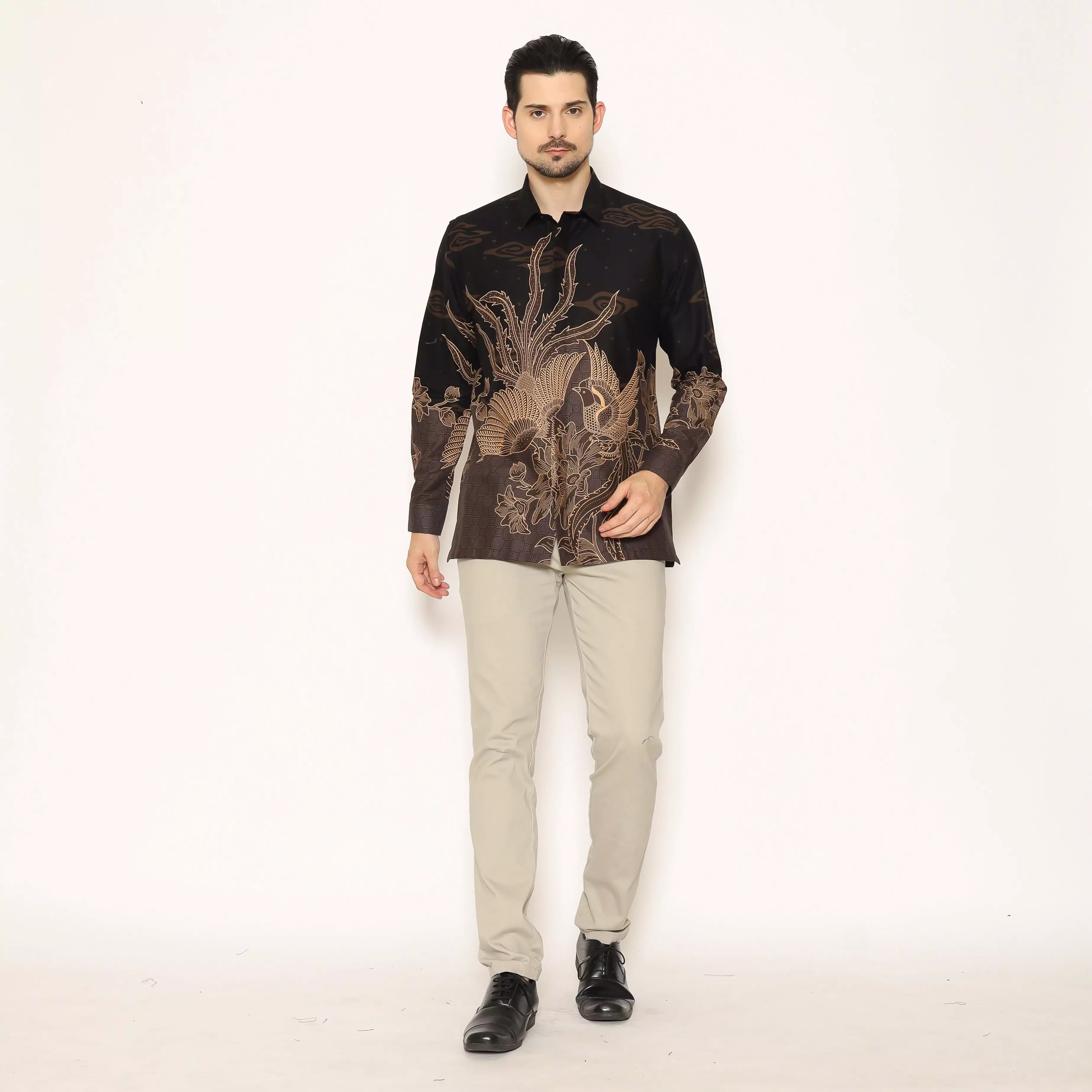 MAGINOT SWARA Batik Pria Slim Fit Lengan Panjang
