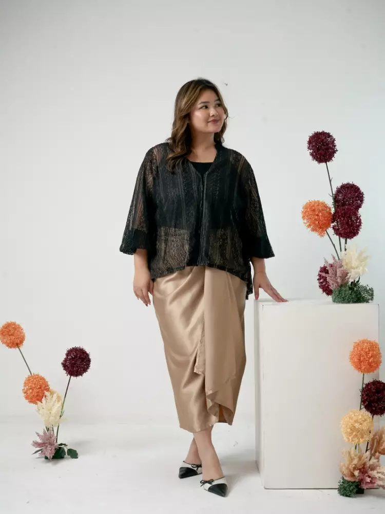 xtramiles Ladies top varaya lace top black