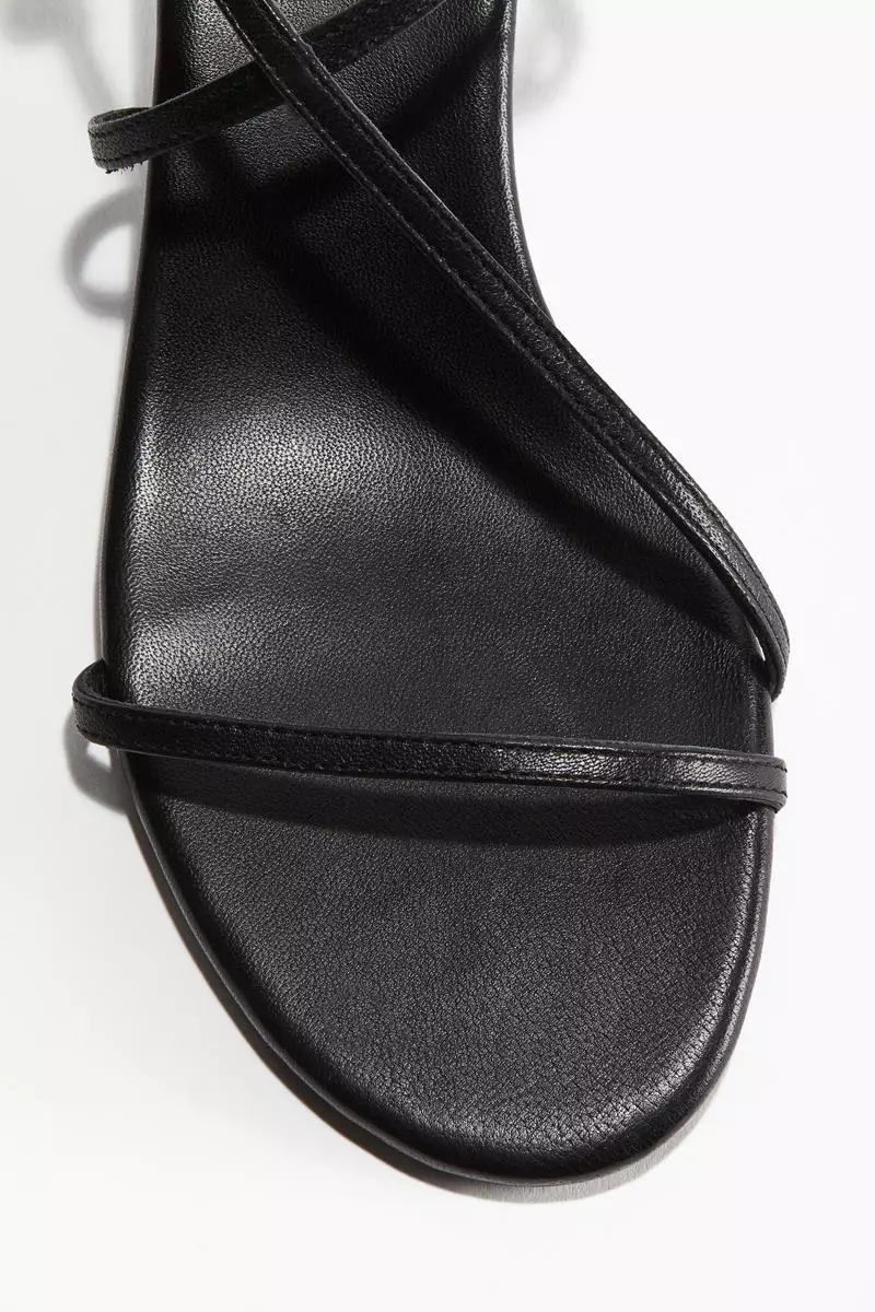 Kitten-heeled leather sandals