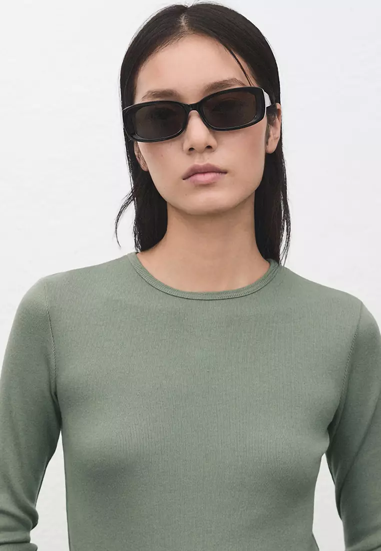 Ribbed Long-Sleeved T-Shirt