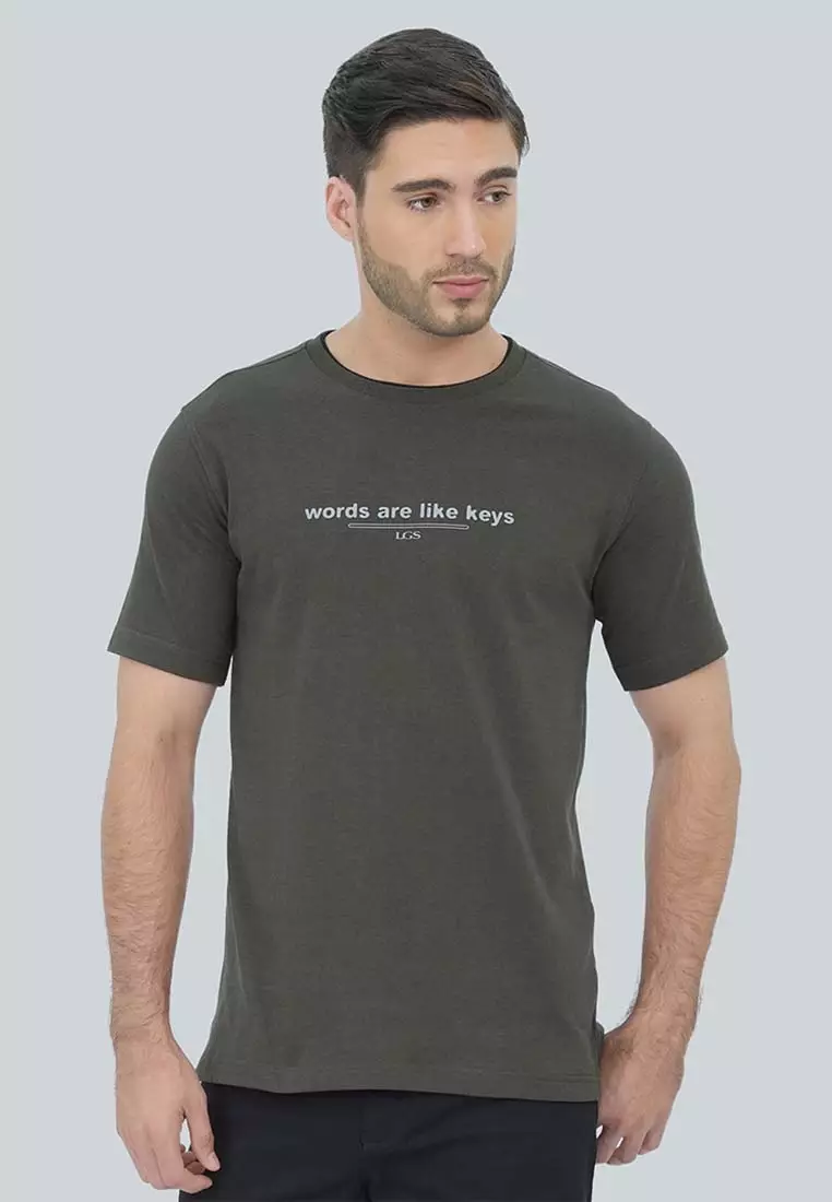 LGS - Kaos Pria Lengan Pendek Katun - Kaos Polos Bersablon Tulisan - Slim Fit - Hijau Army - JTS.322.S3503F.01.C