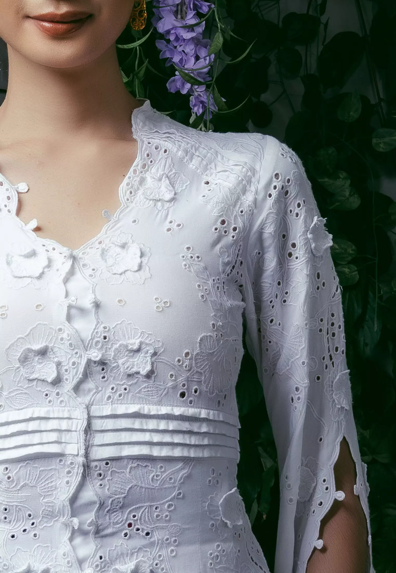 Thunlis Kebaya White