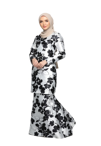 Buy Che Puteh Kurung from Emanuel Femme in Black and White and Multi only 229