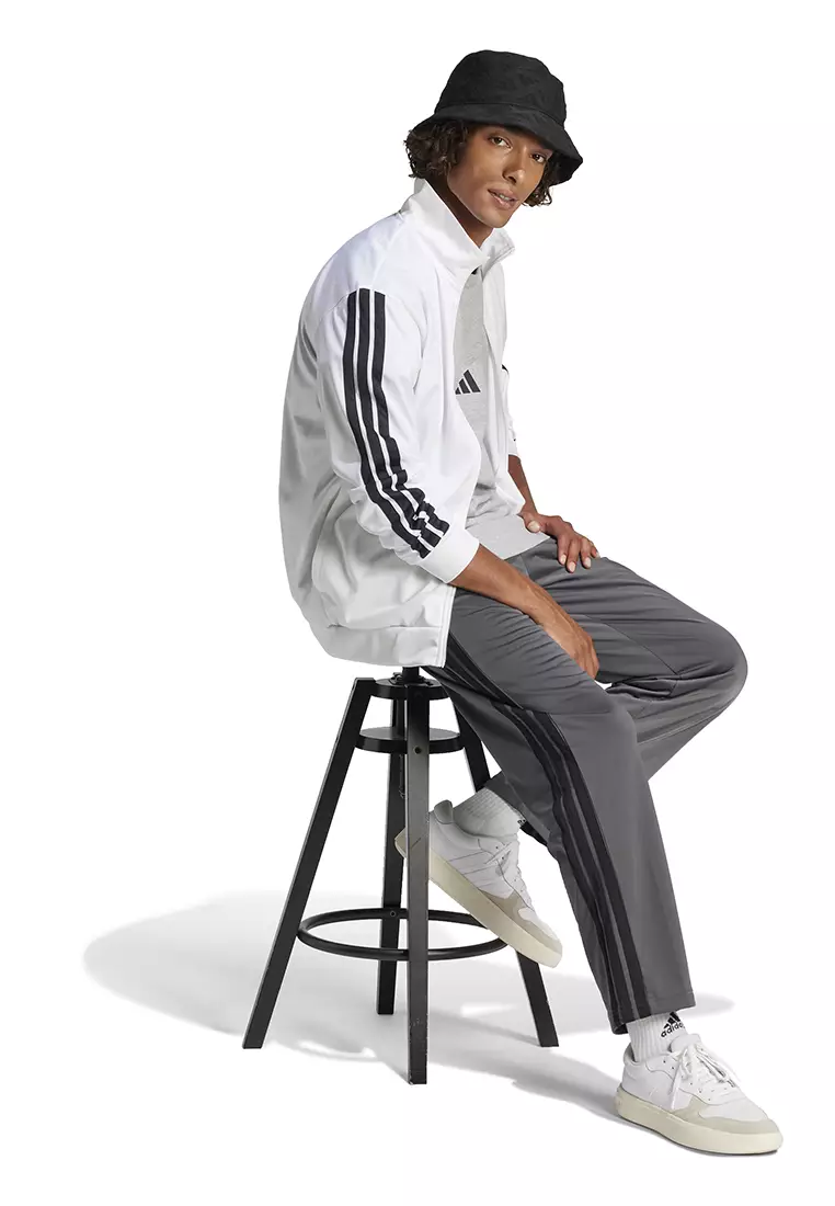 Future Icons Small Logo T-Shirt