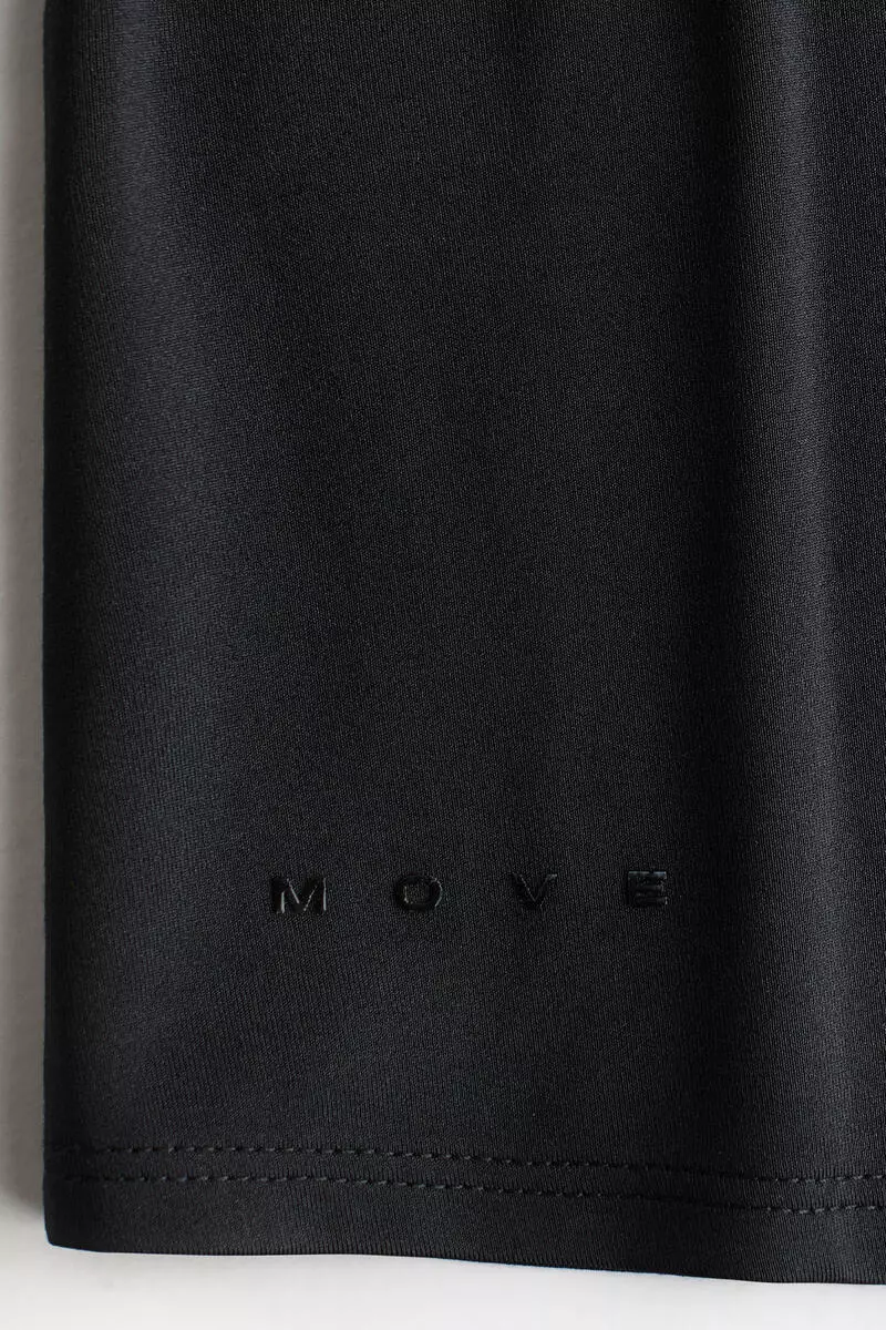 Sports top with DryMove™