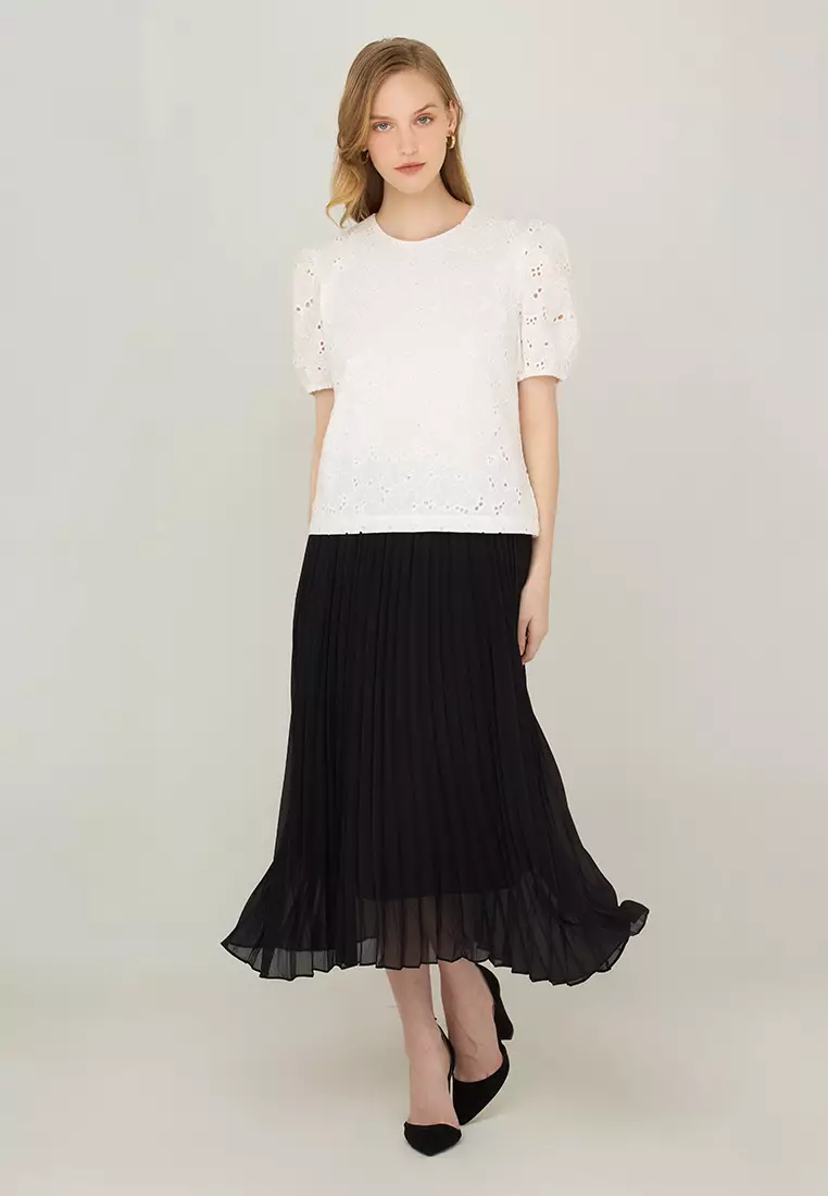 Amiethee Short Sleeve Top in Cotton Eyelet