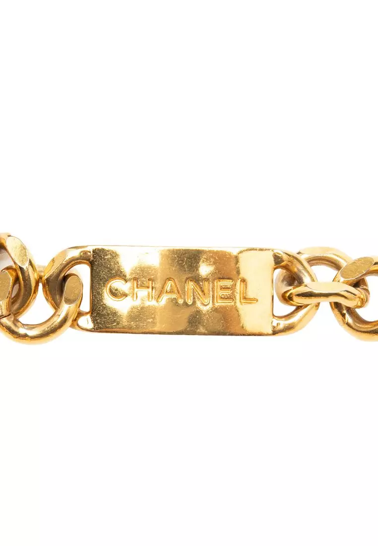 Buy Chanel Pre-Loved Chanel Gold Plated Logo Plate Chain  display picture 2