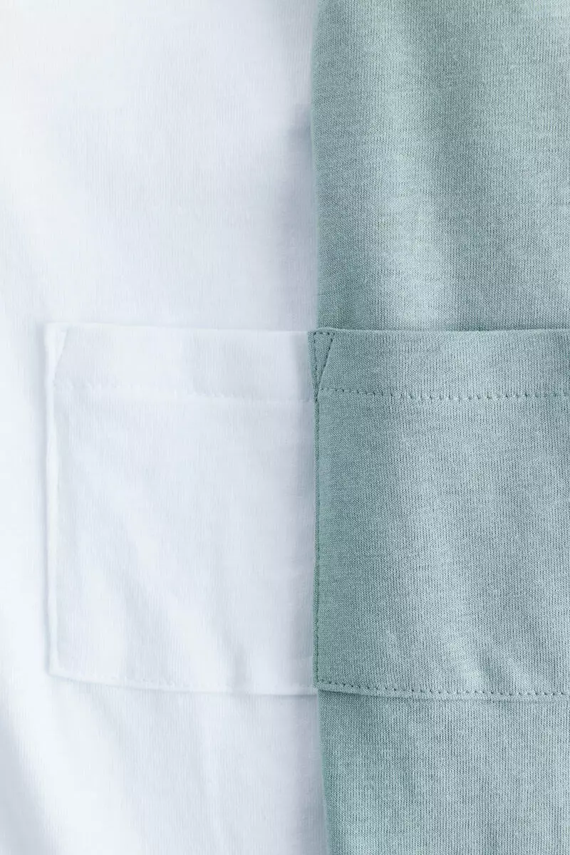 2-pack pocket-detail T-shirts