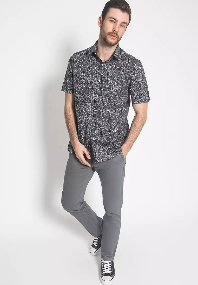 Johnwin - Kemeja Formal - Motif Abstrak - Hitam - Regular Fit