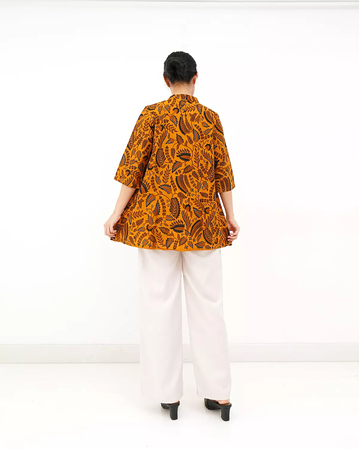 Blouse Lengan Pendek Motif Pisang Wulan