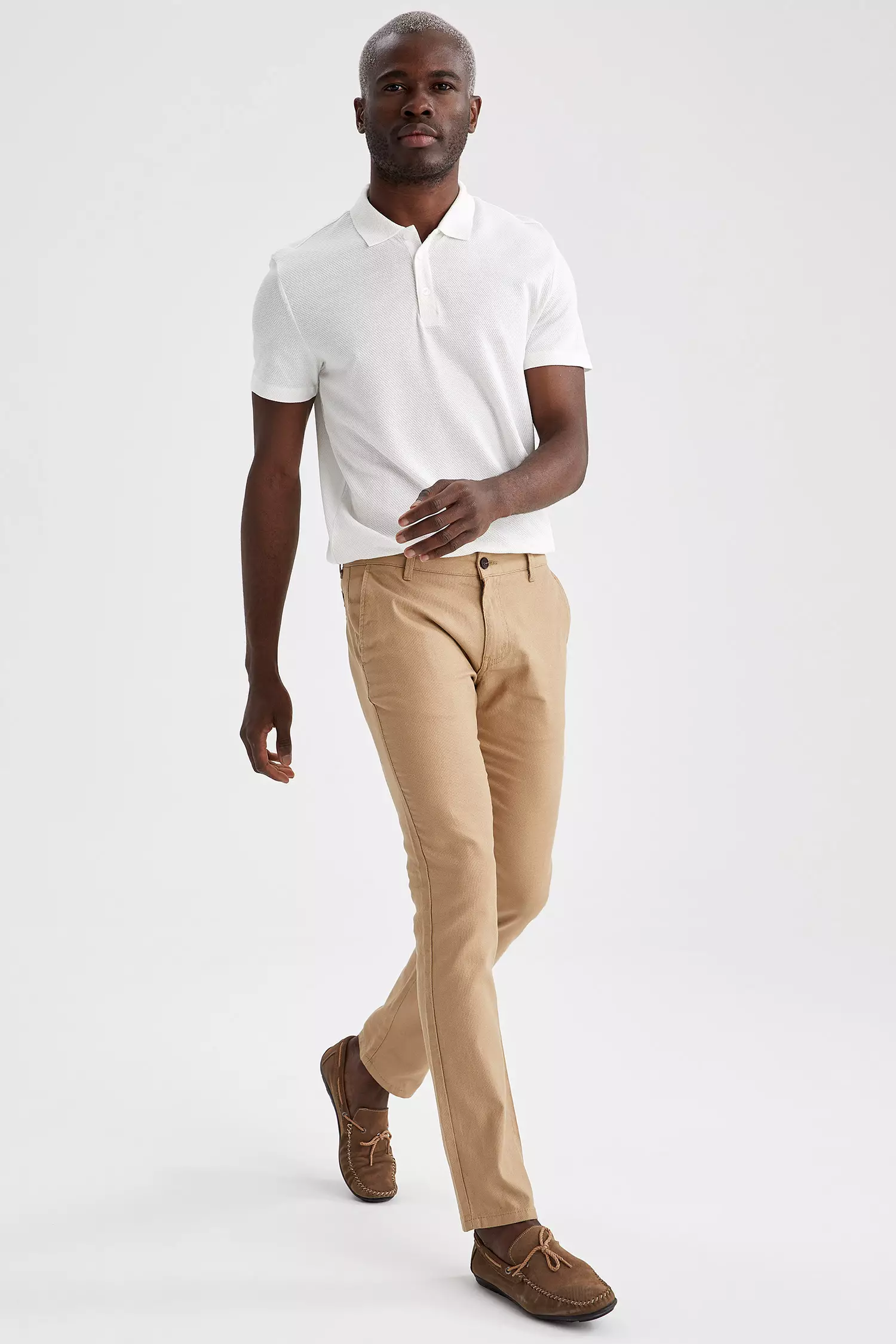 Brown MAN Jogger Chino Pants 2793270 | DeFacto