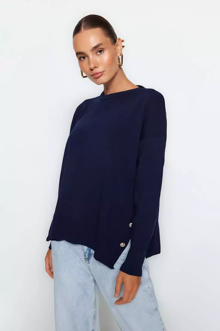 Pullover with sale buttons