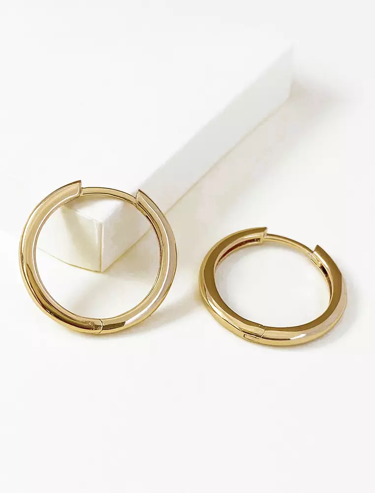 Wanderlust Co Classic Gold 17mm Hoop Earrings 2025 Buy