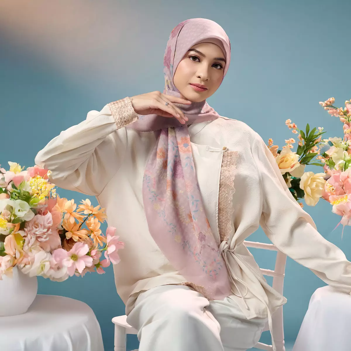 [INCLUDE HARD BOX] ZM Zaskia Mecca - Scarf Bunga Pertiwi Edisi Dewi Sartika Dusty Purple | Material Voal Alaska Premium | Hijab Motif Segi Empat