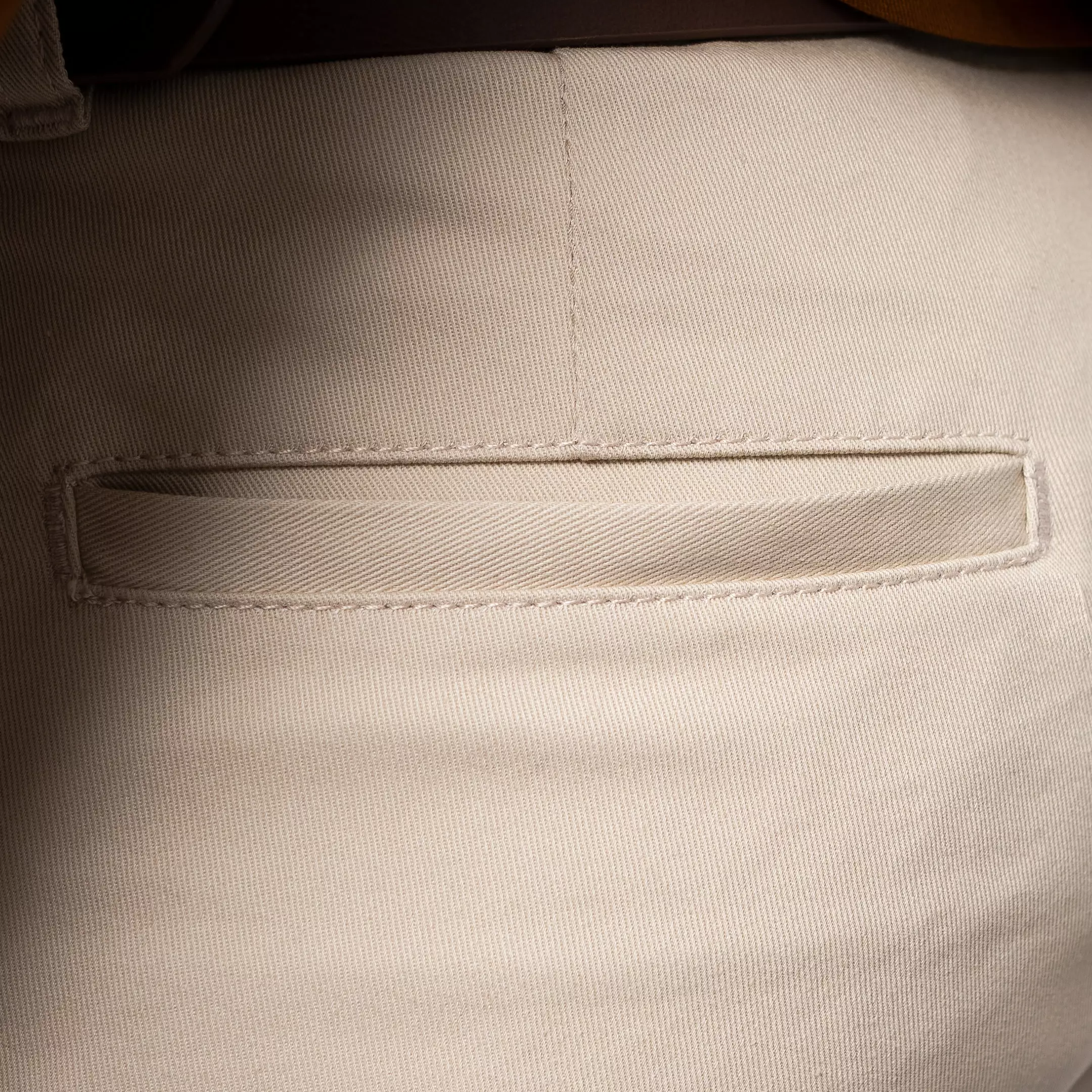 Celana Panjang Regular Fit Pants Cream Polos