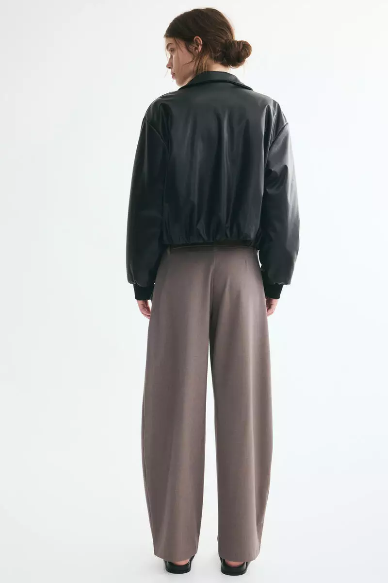 Tailored barrel trousers