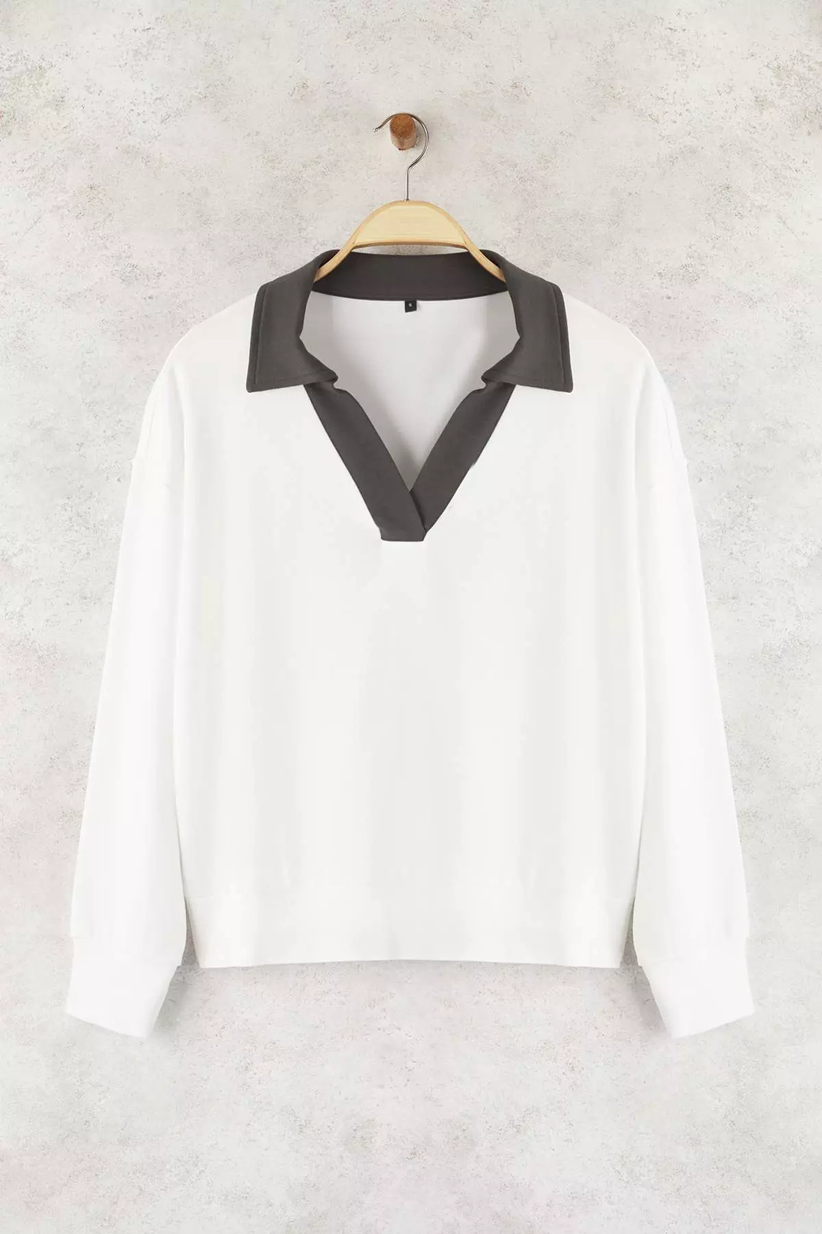 Ecru Color Block Polo Neck Relaxed/Comfortable Pattern Knitted Sweatshirt