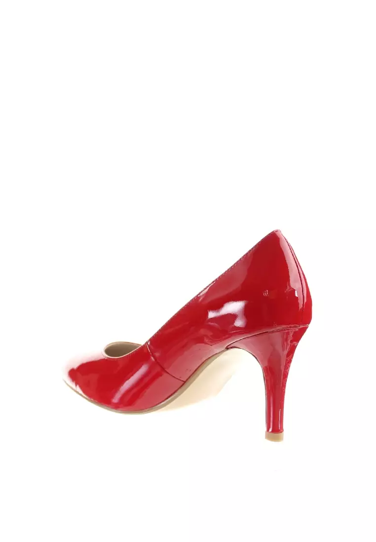 Red patent pumps hotsell round toe