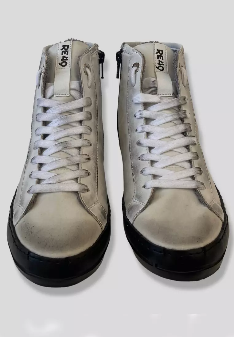 White boat boots top