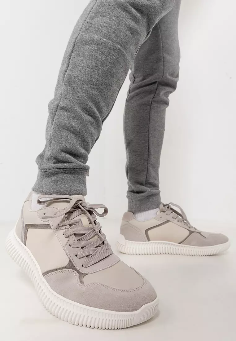 Cay Sneakers