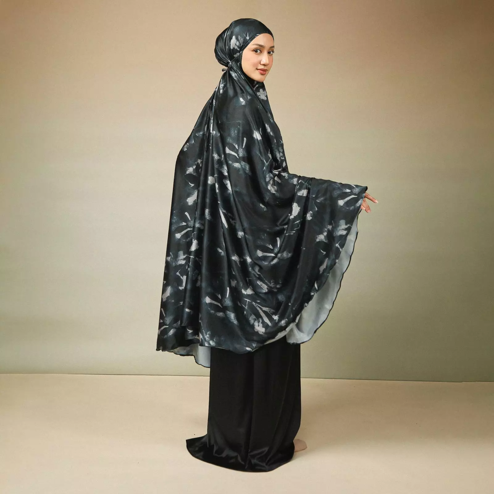 Aure Prayer Set Black Truffle