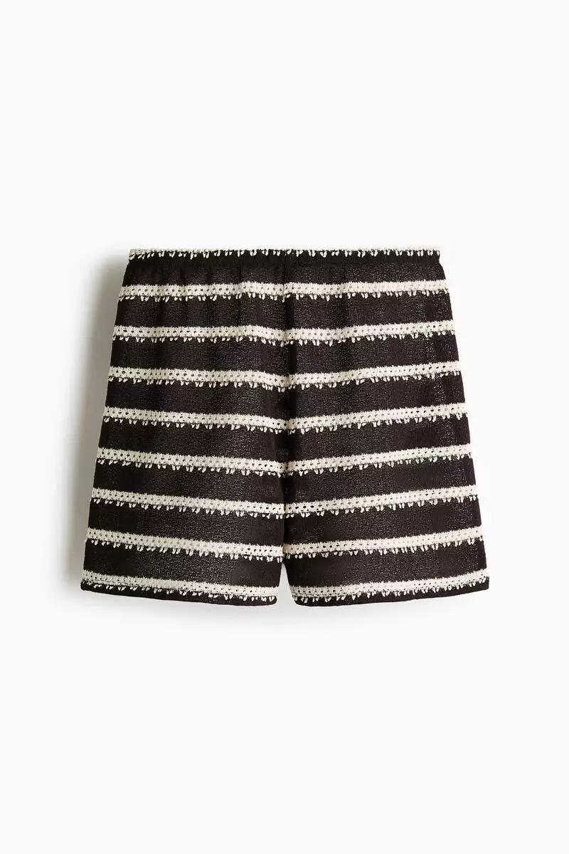 Knitted pull-on shorts