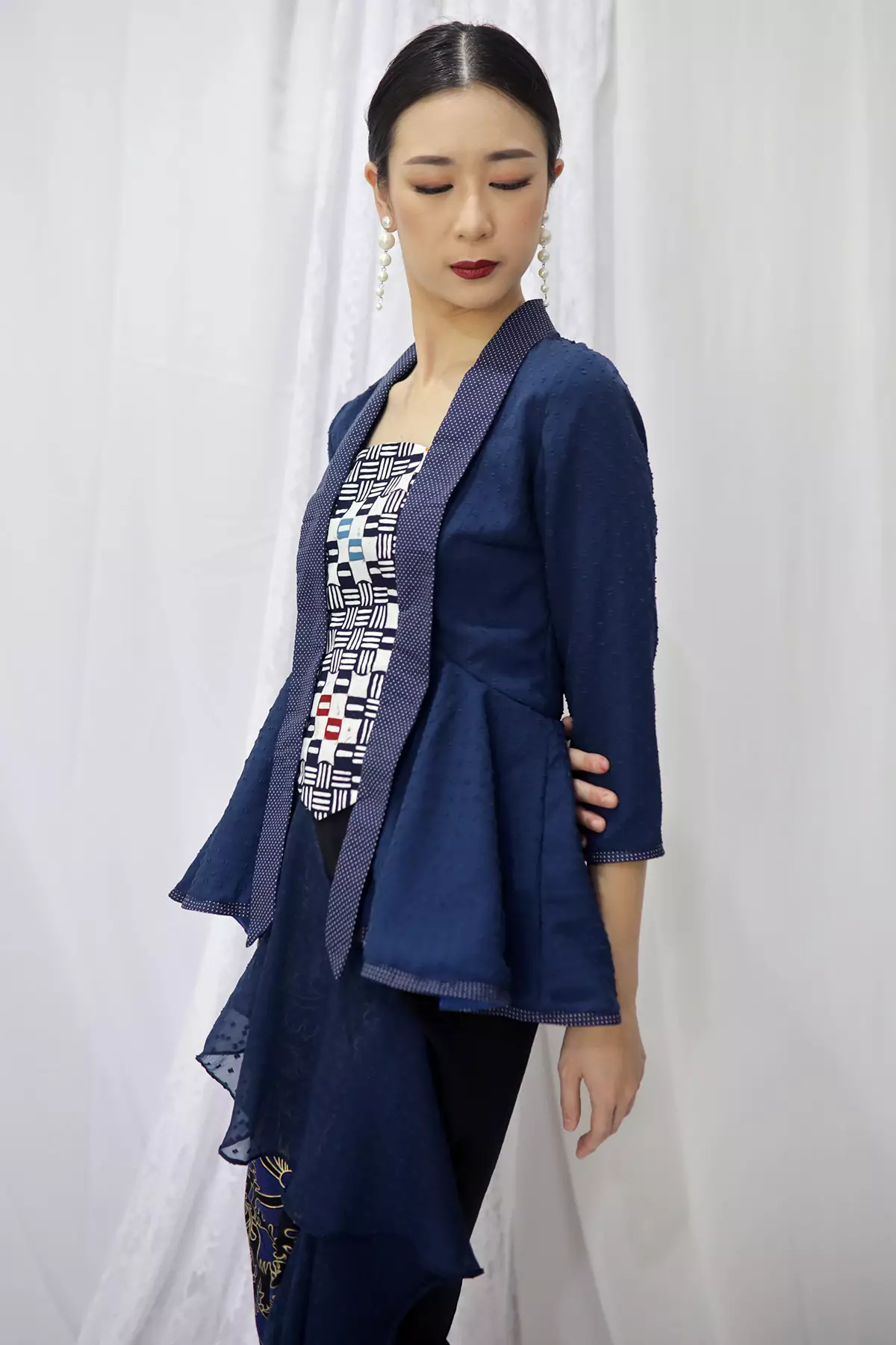 Asmara Juwita Caturangga Biru Kebaya Peplum