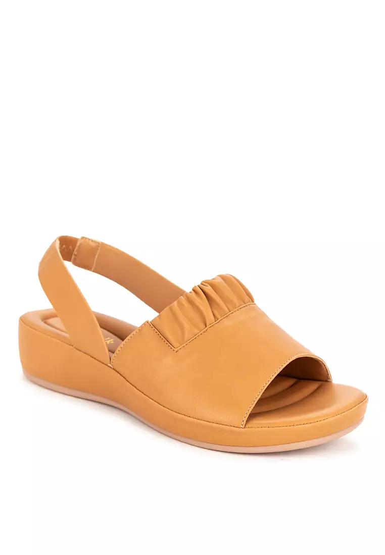 Discount on UNLISTED  shoes - SKU: MAREN COMFORT SANDALS SOFTAWALK