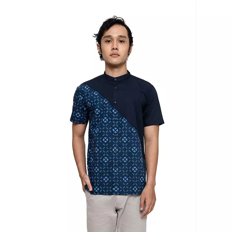 MANZONE Kemeja Lengan Pendek  Pramawangsa