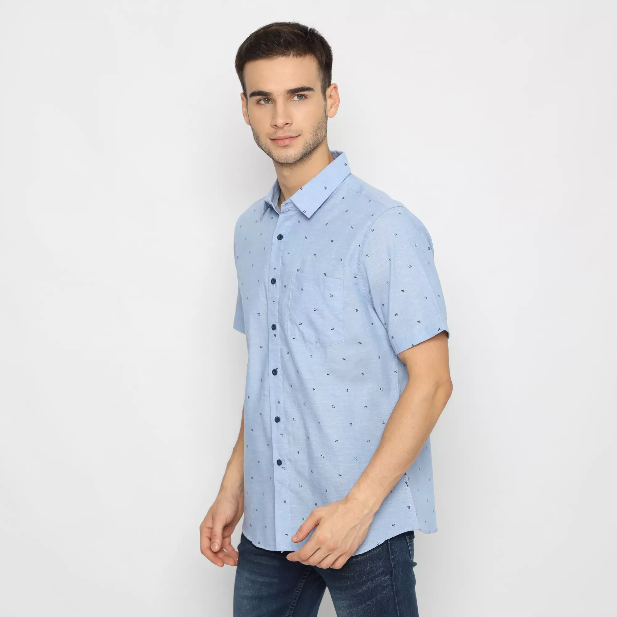 Platini Kemeja Pria Motif Lengan Pendek Biru 132040