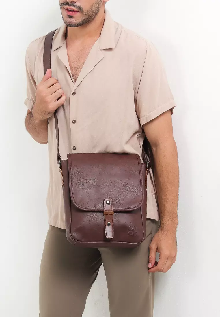 Distressed Leather Hunter Crossbody Bag