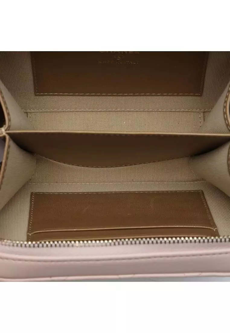 Pre-Loved Chanel Cc Quilted Lambskin Pearl Crush Camera Bag