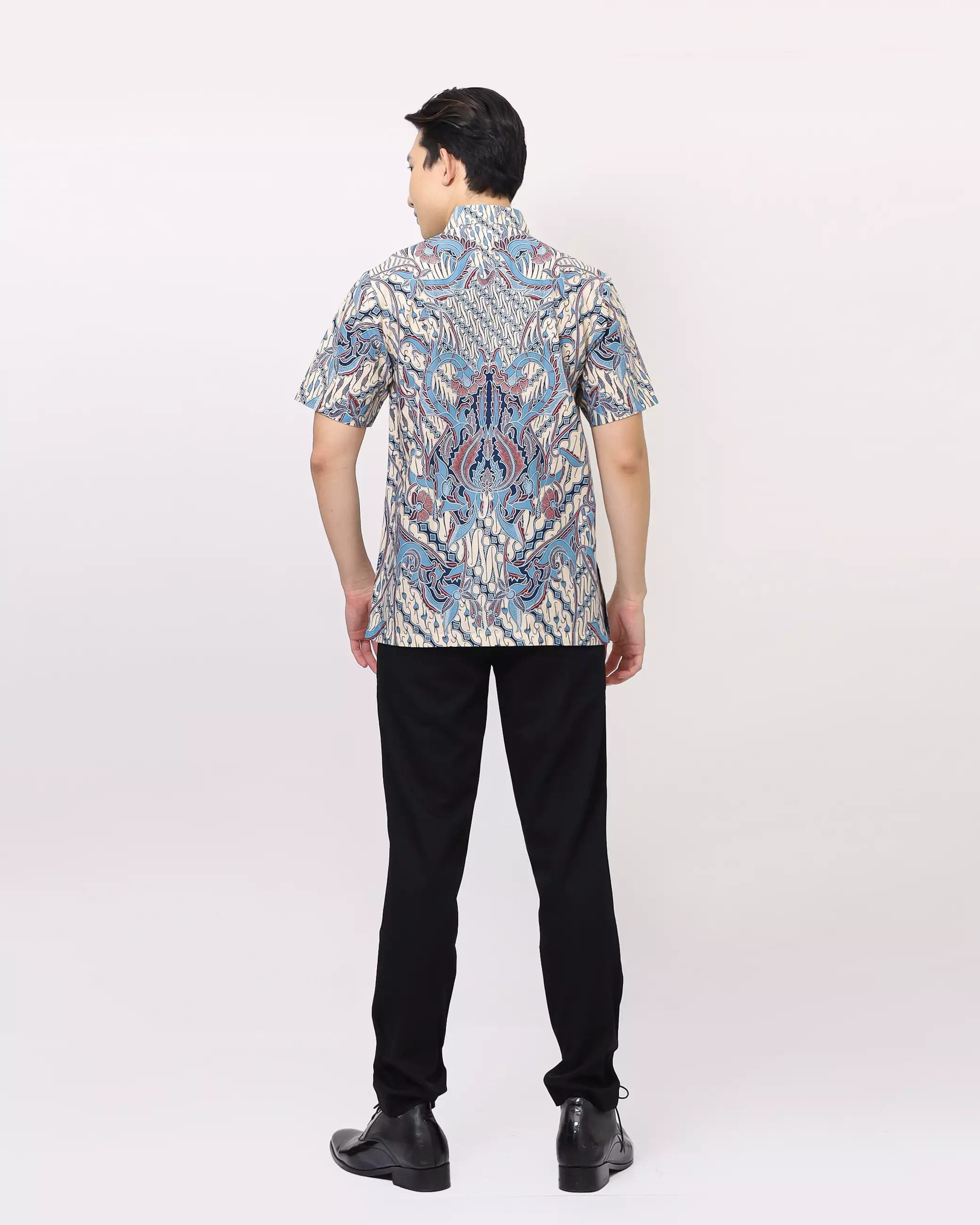 Kemeja Batik Lengan Pendek Motif Sekar Langit