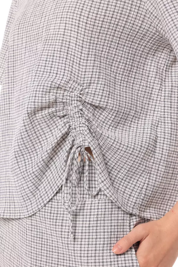 MINIMAL - Mashira - Atasan Bertekstur Detail Kerut - Black Colour Black