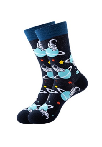 Kings Collection black Astronaut sit on Planet Pattern Cozy Socks (One Size) HS202018 9F3B2AA3DCBAECGS_1