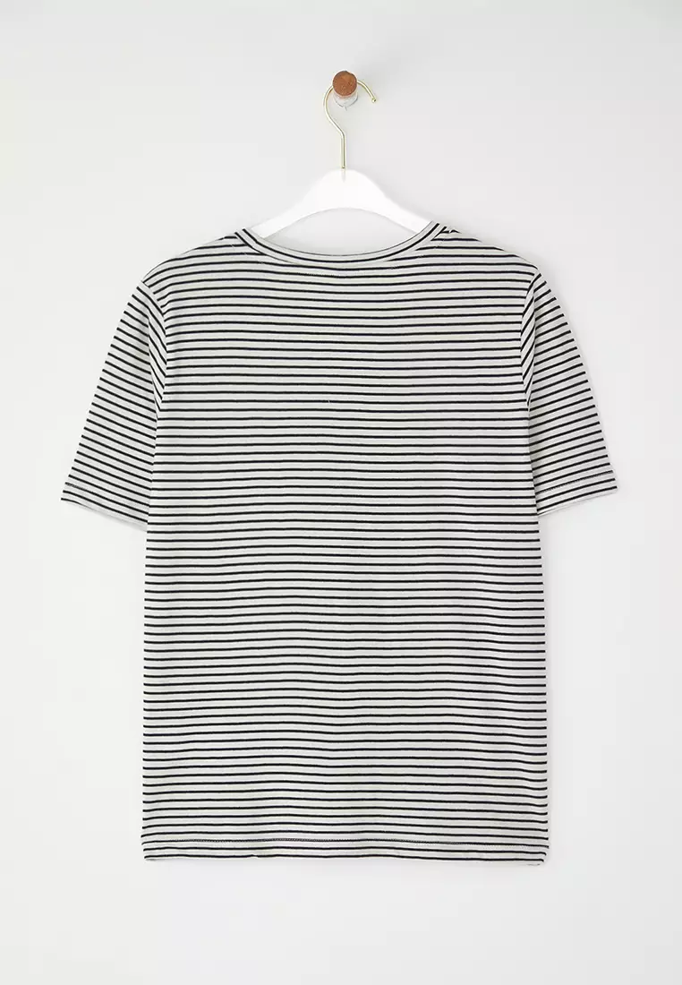 Black Heart Embroidered Regular Pattern Knitted T-Shirt TWOSS25TS00141