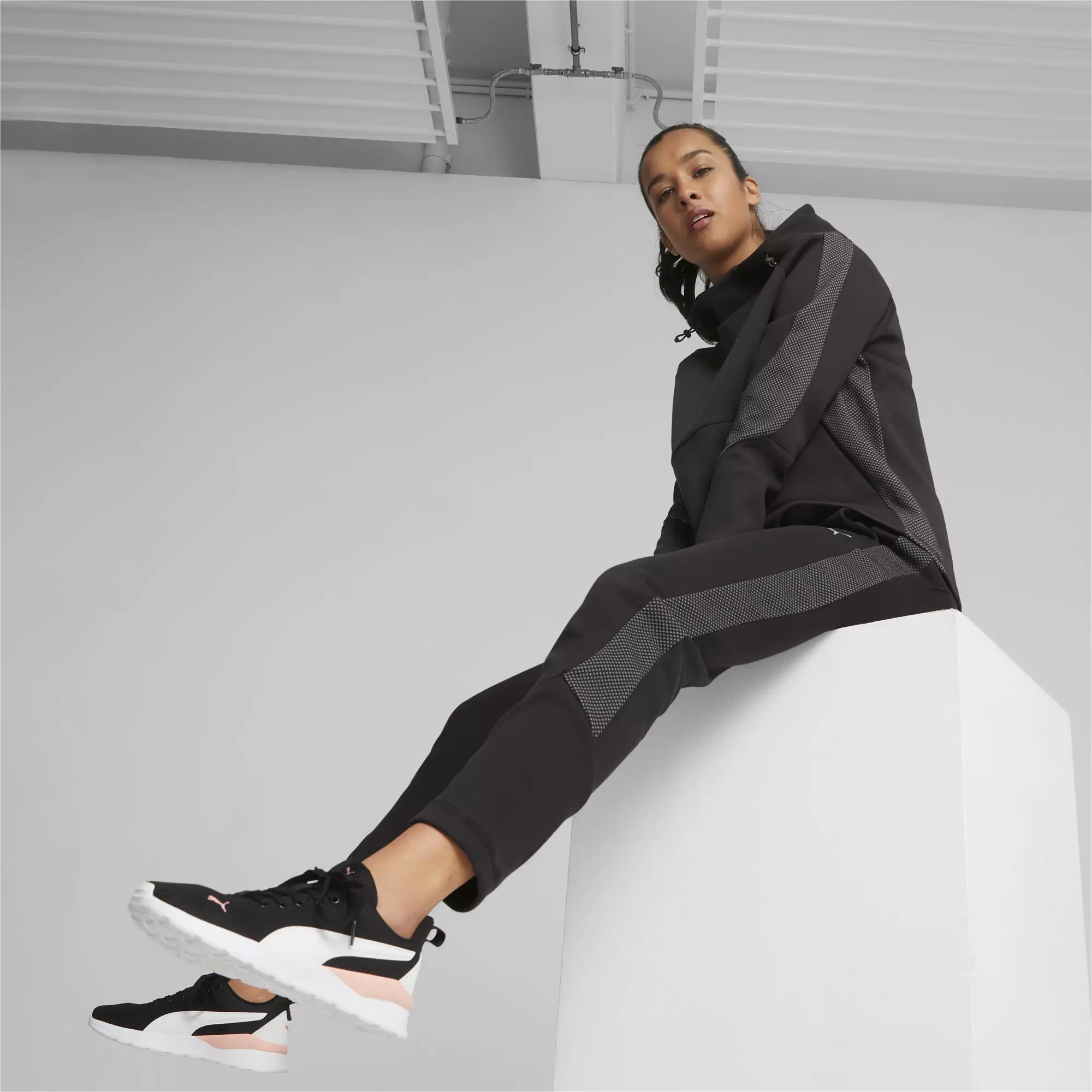 PUMA Anzarun Lite Men's Sneakers