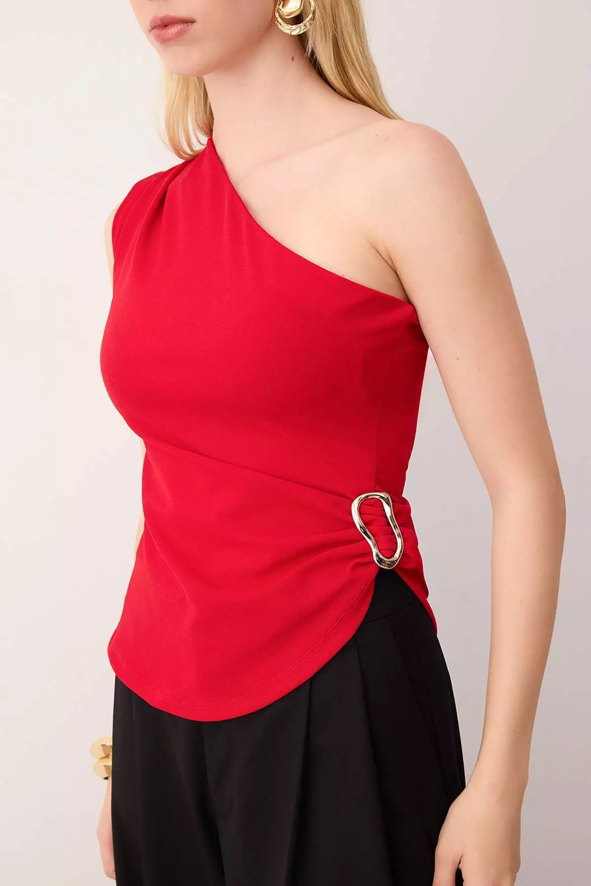 Red Plain Boat Neck Sleeveless Knitted Scuba Crepe Party Blouse