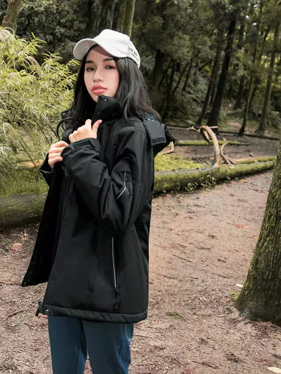 Reflective outlet black jacket