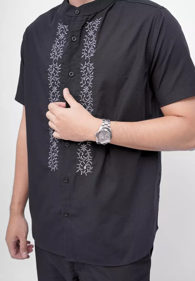 Ryusei Kemeja Kerah Koko Lengan Pendek Kagami Black